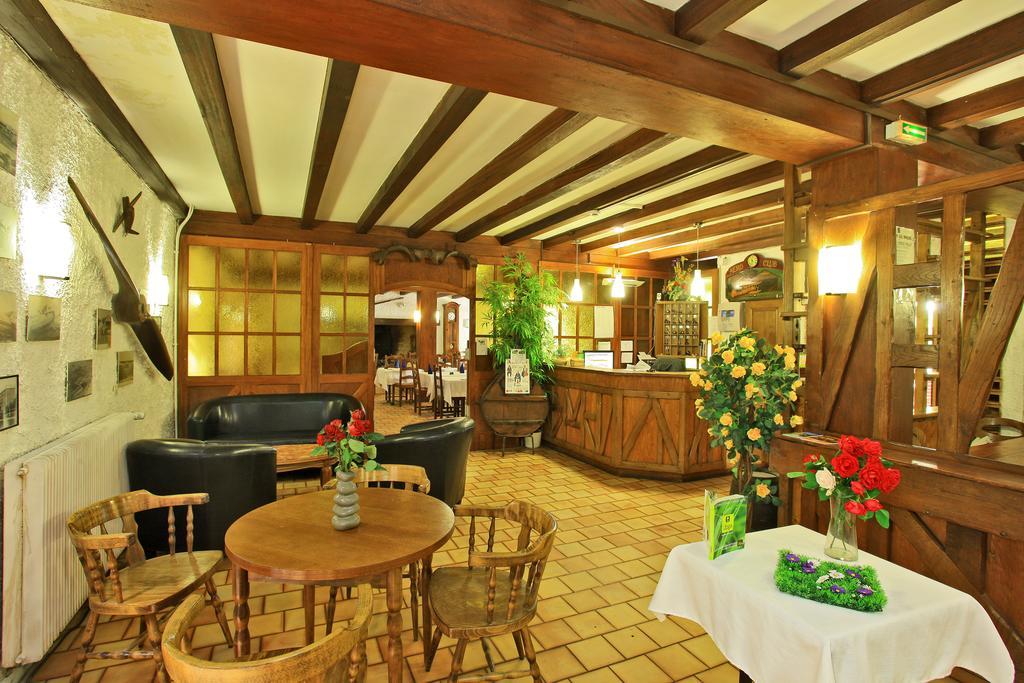 Le Clos Grand Pradines  Exterior photo